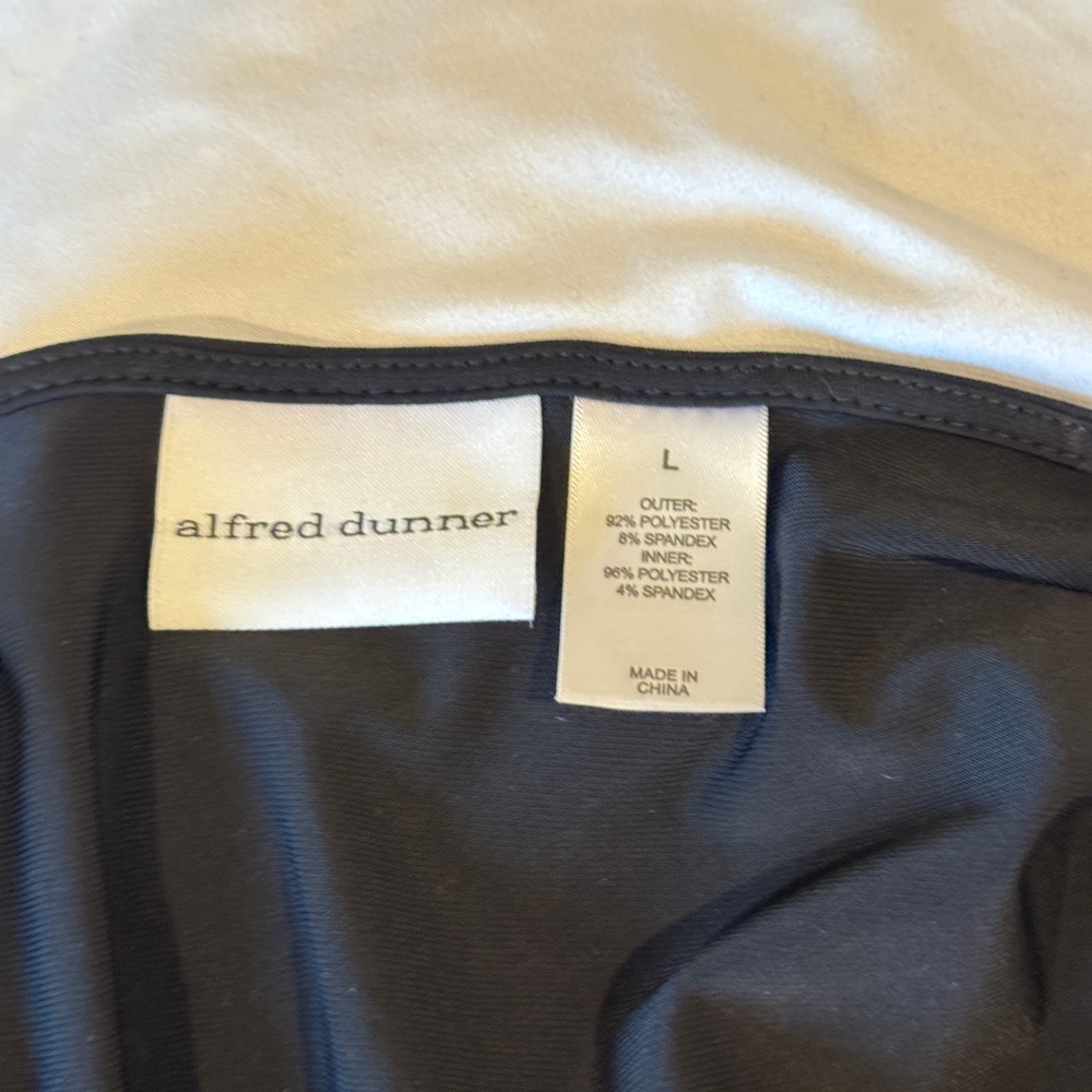 Alfred Dunner NWT Mock Layered Top Large Black Animal Magnetis Ikat Print - Picture 9 of 14